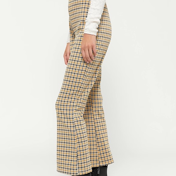 UO | Yellow Gingham Flare Pants - Picture 3 of 4